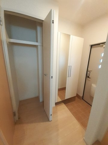 ストロベリー　フィールズＡの玄関