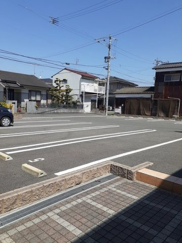 ストロベリー　フィールズＡの駐車場