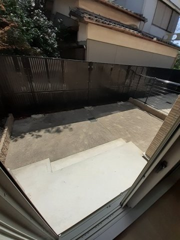 ストロベリー　フィールズＡの庭