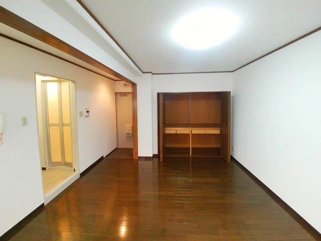 グランディア篠原弐番館の居間・リビング