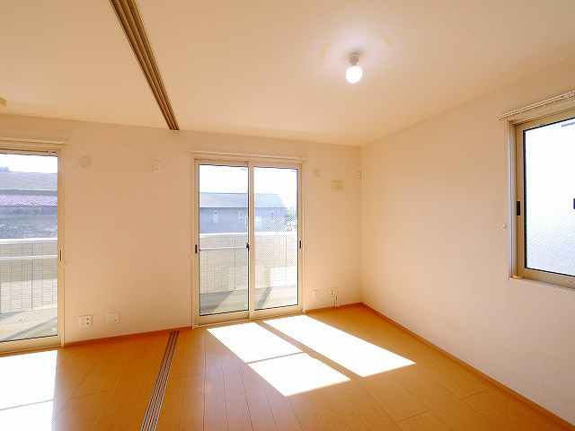 サンドリヨンの内装|落ち着いた色調の洋室です