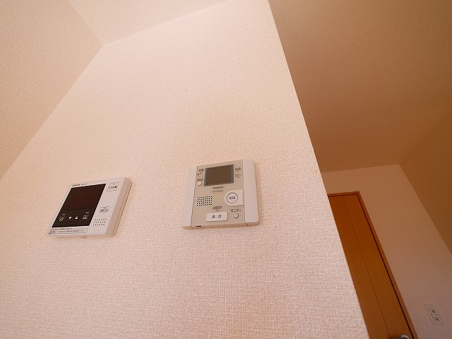 サンドリヨンのセキュリティ|モニター付きインターホンです