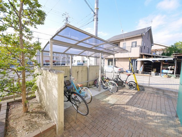 サンドリヨンのその他共用部分|屋根付きの駐輪場です
