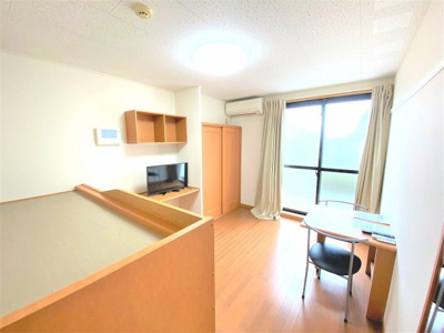 【居間・リビング】 | レオパレスフェニックスｉｎ波島 | 設備・仕様は号室により異なる為、現況を優先致します。