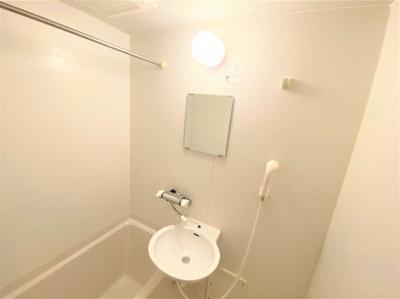 【浴室】 | レオパレスフェニックスｉｎ波島 | 設備・仕様は号室により異なる為、現況を優先致します。