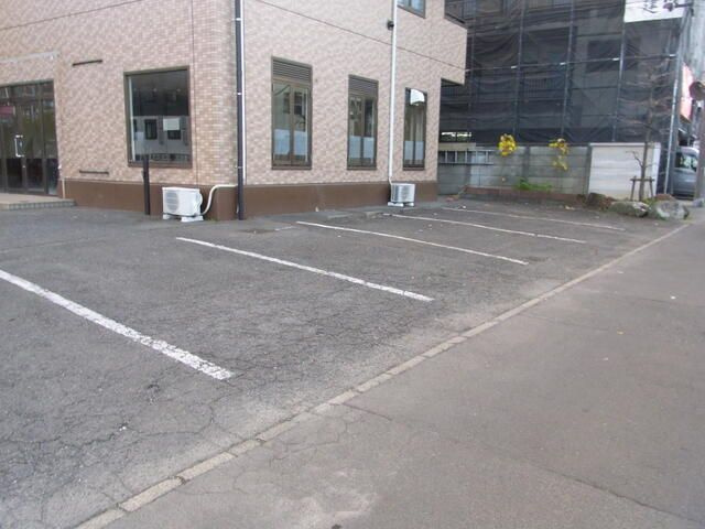 大山ビルの駐車場