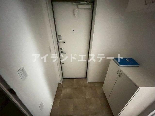 ゴールドスクエア　最上階　3方角住戸　南東向きの玄関