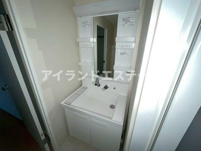 ゴールドスクエア　最上階　3方角住戸　南東向きの独立洗面台