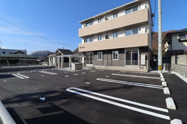 ティーグルの駐車場