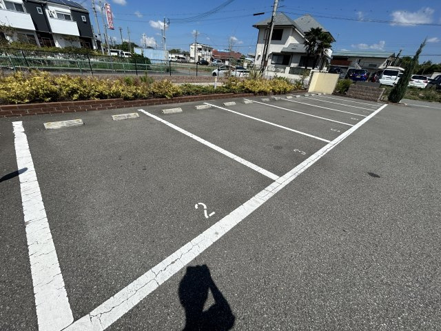 シャインキャッスルの駐車場