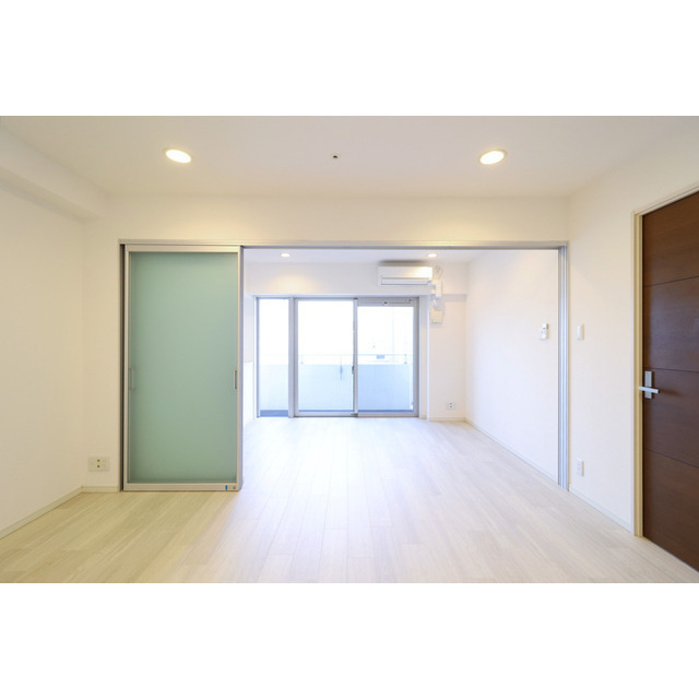 BRAVI南堀江の居間・リビング