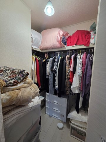 滑川町月の輪４丁目　中古戸建の収納|２階洋室ウォークインクローゼット