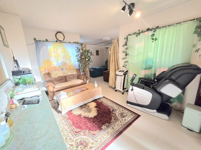 滑川町月の輪４丁目　中古戸建の居間・リビング