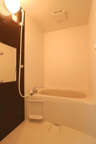 ＣＢ東川口レクスの浴室