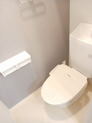 【トイレ】 | ハリーズコートＡ | 落ち着いた色調のトイレです