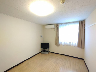 【居間・リビング】 | レオネクストリバーサイド橘 | 設備・使用は号室により異なる為、現況を優先致します。