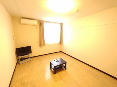 【居間・リビング】 | レオネクストリバーサイド橘 | 設備・使用は号室により異なる為、現況を優先致します。