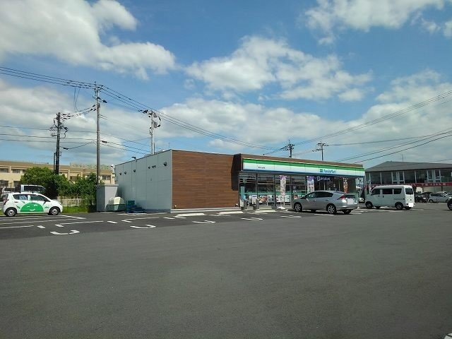 Ｌａｖｉｅ　ｃｌａｉｒ　Ⅲの周辺|ファミリーマート熊本小山町店まで450m