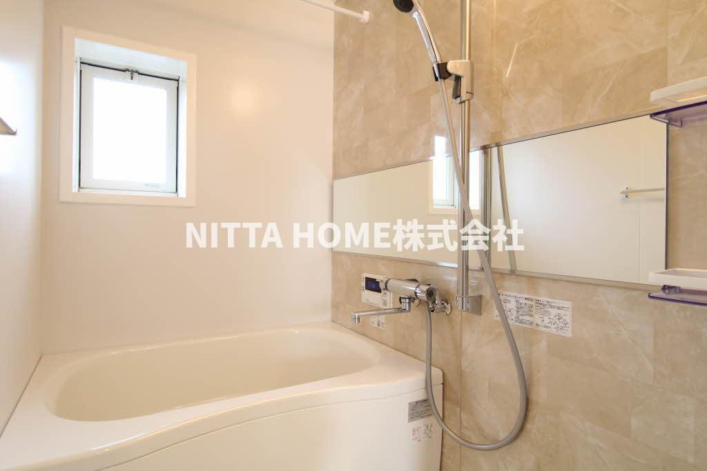 メゾンパストラルⅡの浴室|追い焚きや浴室乾燥機付きです＊