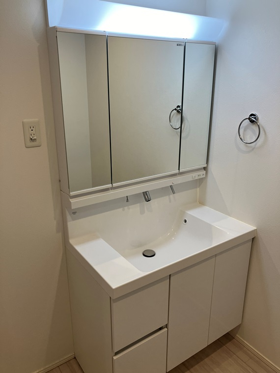 白幡戸建の洗面所