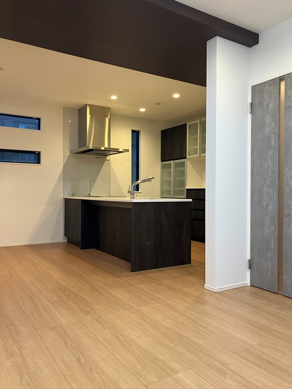 白幡戸建の居間・リビング