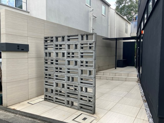 鵜の木戸建のエントランス