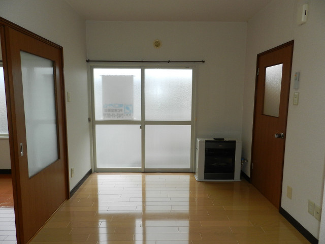 ハイツモトの居間・リビング