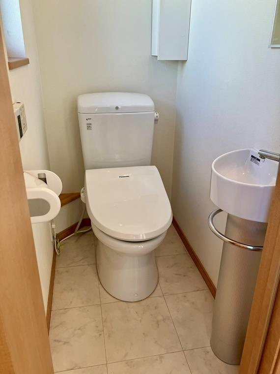 浜田山戸建のトイレ