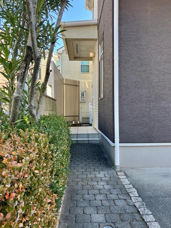 浜田山戸建のエントランス