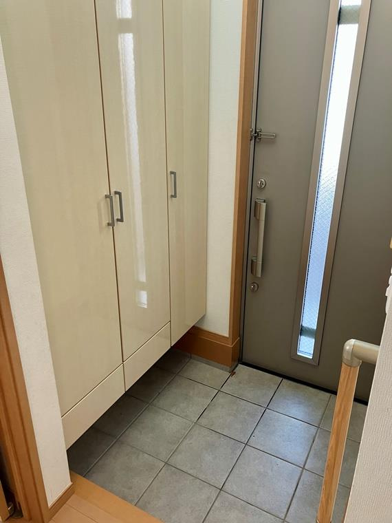 浜田山戸建の玄関