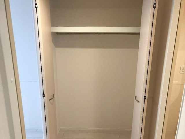 グランシャリオ波寄の収納|クローゼット