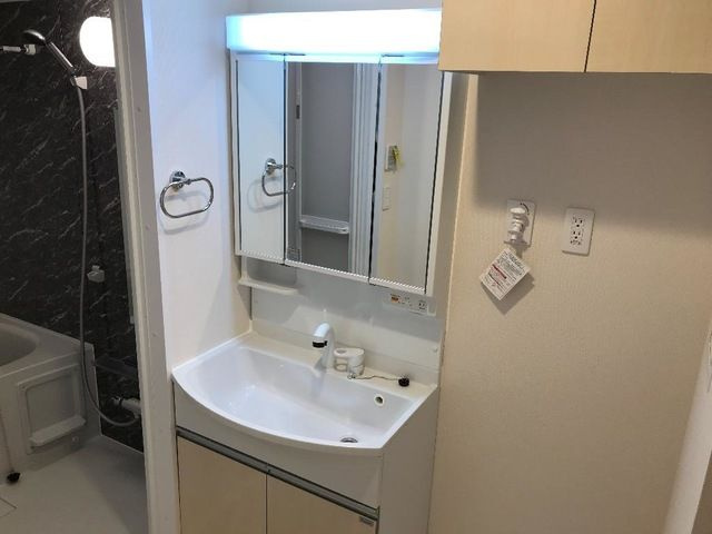 グランシャリオ波寄の洗面所