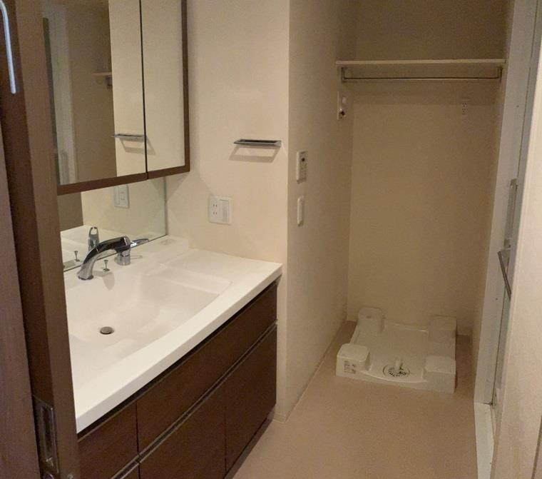 プラウドシティ浦和ガーデンコート　の洗面所