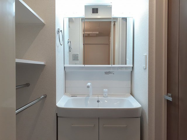 アザレアＥａｓｔの洗面所