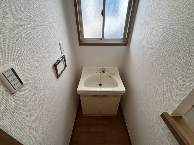 市川市稲越３丁目　中古戸建の独立洗面台