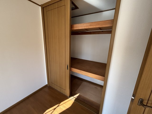 市川市稲越３丁目　中古戸建の収納