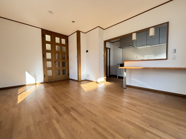 市川市稲越３丁目　中古戸建の居間・リビング