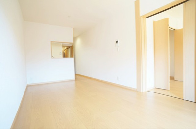 【居間・リビング】 | ナーシサス・コート大倉山B