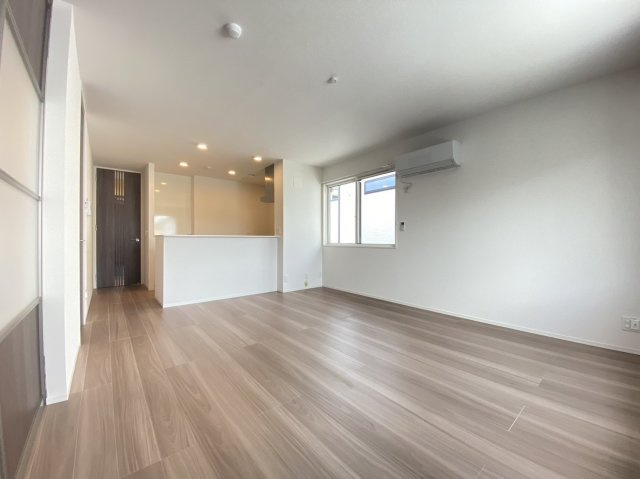 D-room若園の居間・リビング