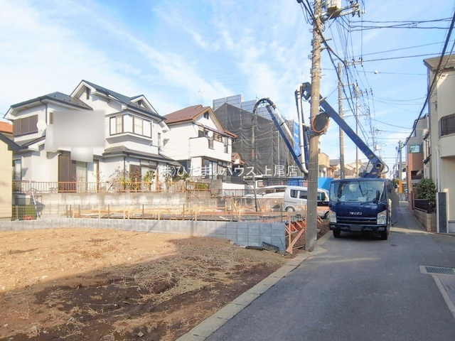 北区日進町12期　新築戸建　グラファーレ01の前面道路含む現地写真