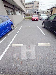 【駐車場】 | ル・コンフォール | 駐車スペースもあります