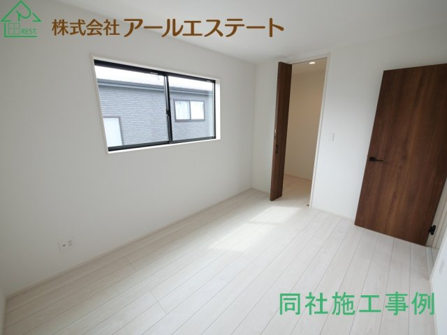 加古川市西神吉町岸4棟　JR「宝殿駅」徒歩15分　の洋室