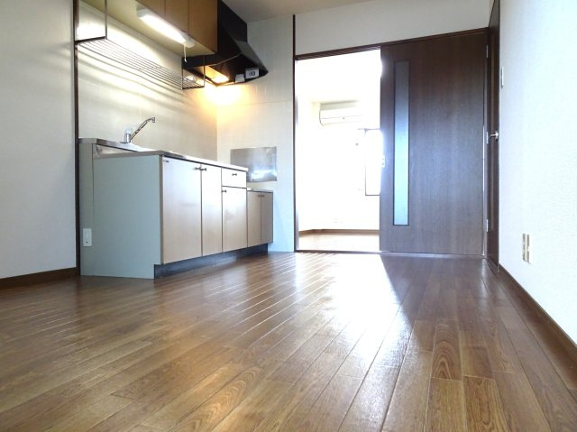 エスポワヒルズ五和野の居間・リビング