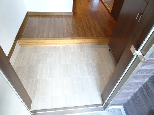 エスポワヒルズ五和野の玄関