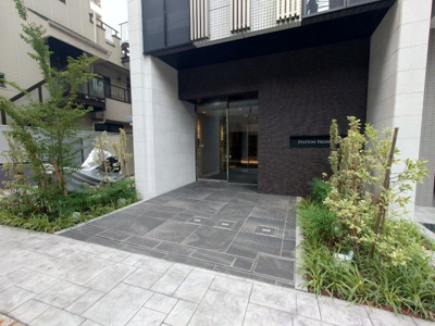 【エントランス】 | グランドレジデンス三鷹