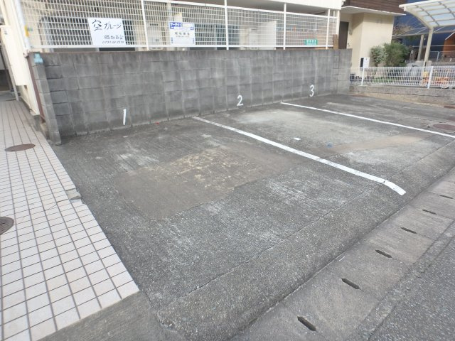 【駐車場】 | サンハイツ | 駐車場です