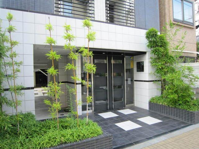 ル・リオン両国のエントランス