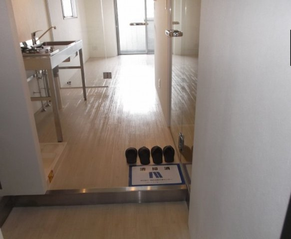 グランドコンシェルジュ立川の玄関