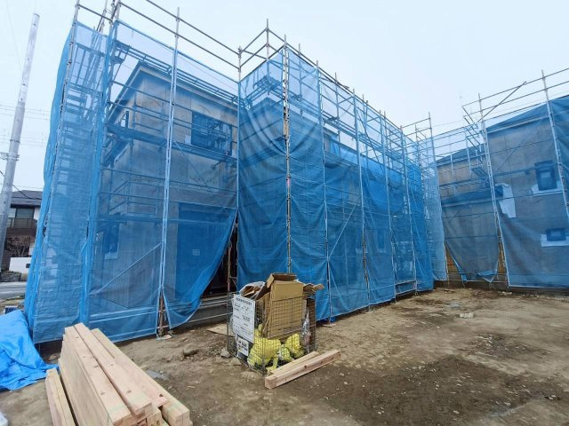 吉川市　高久1丁目　新築戸建　全3棟の前面道路含む現地写真|前面道路含む現地写真です