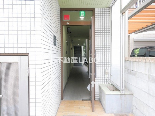 グレースハイツ城南のエントランス